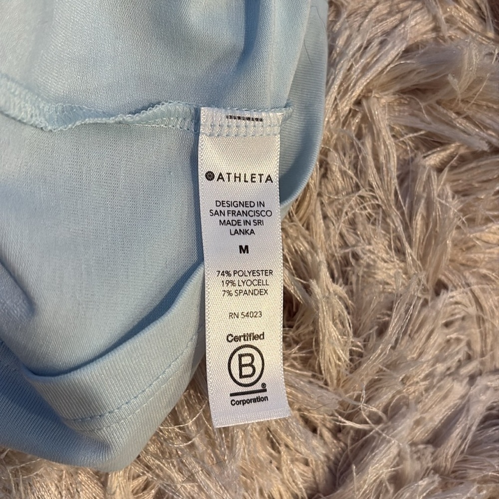 Athleta lightweight tank top, EUC - Picture 5 of 5